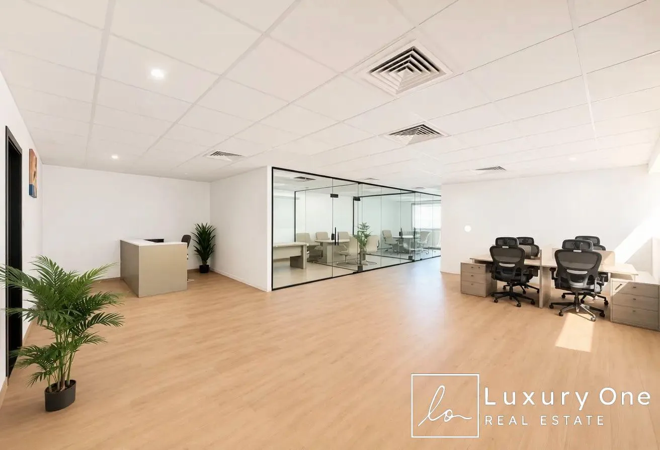GENUINE | PRIME LOCATION | NEAR METRO