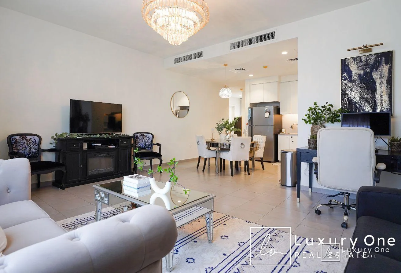 Exclusive | Furnished | Pool and Park View