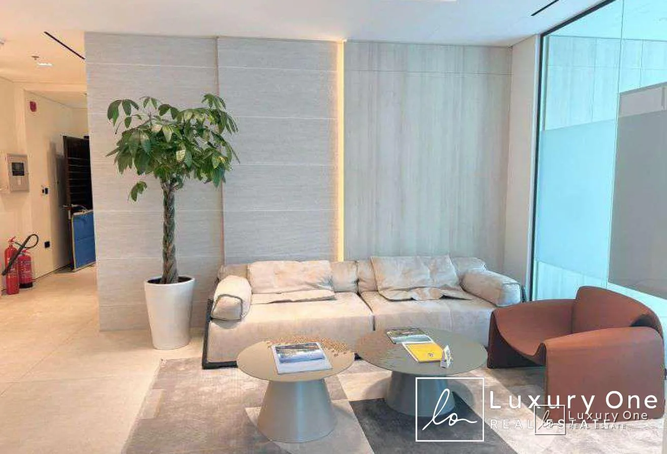 Luxury Fitout | Floor to Ceiling windows | Corner|