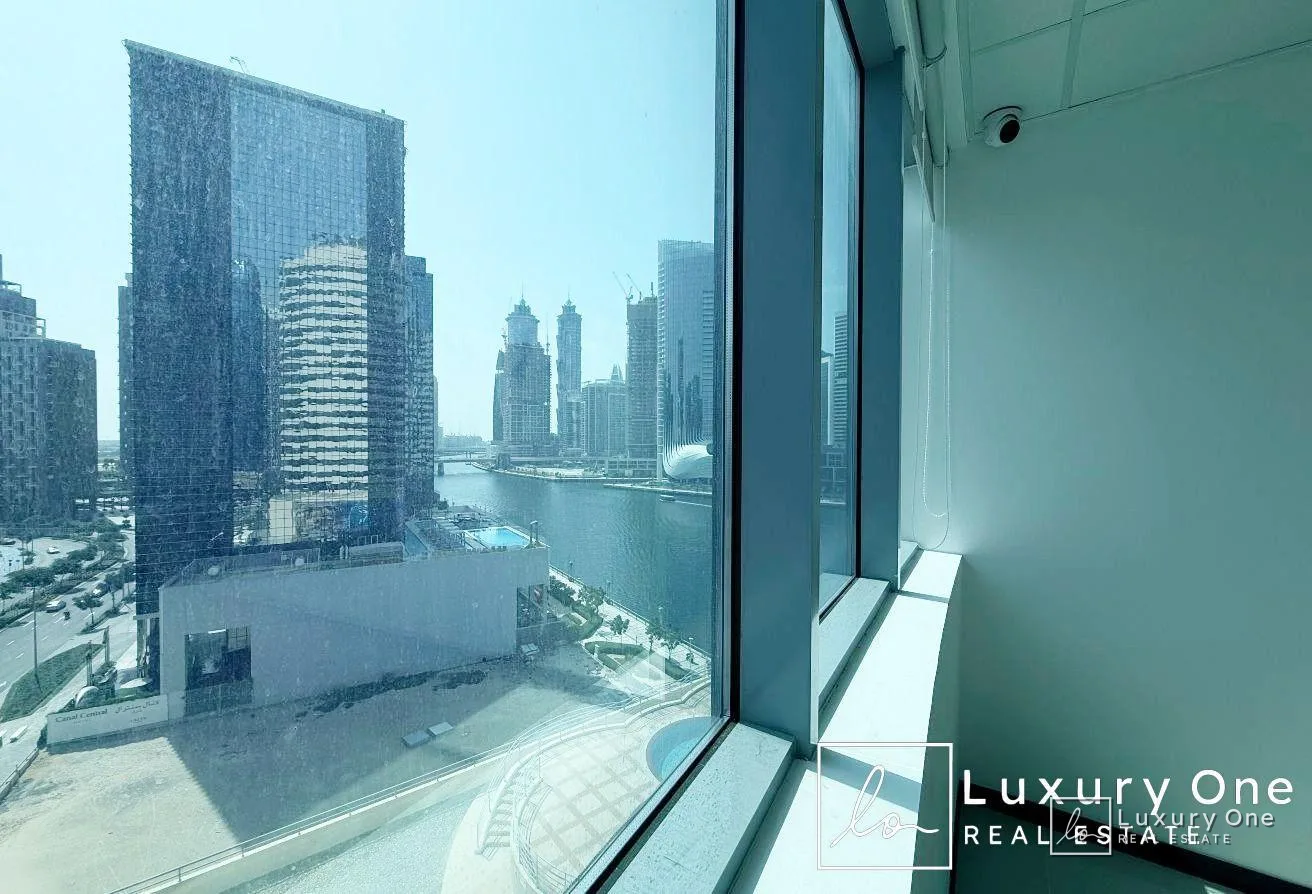 Prime Location | Canal View | Pantry