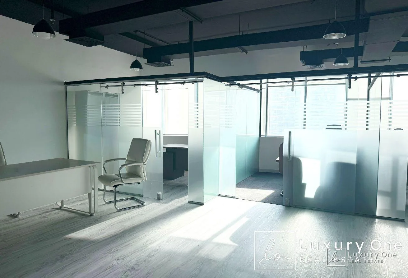 Prime Location | Partial Canal View| Furnished