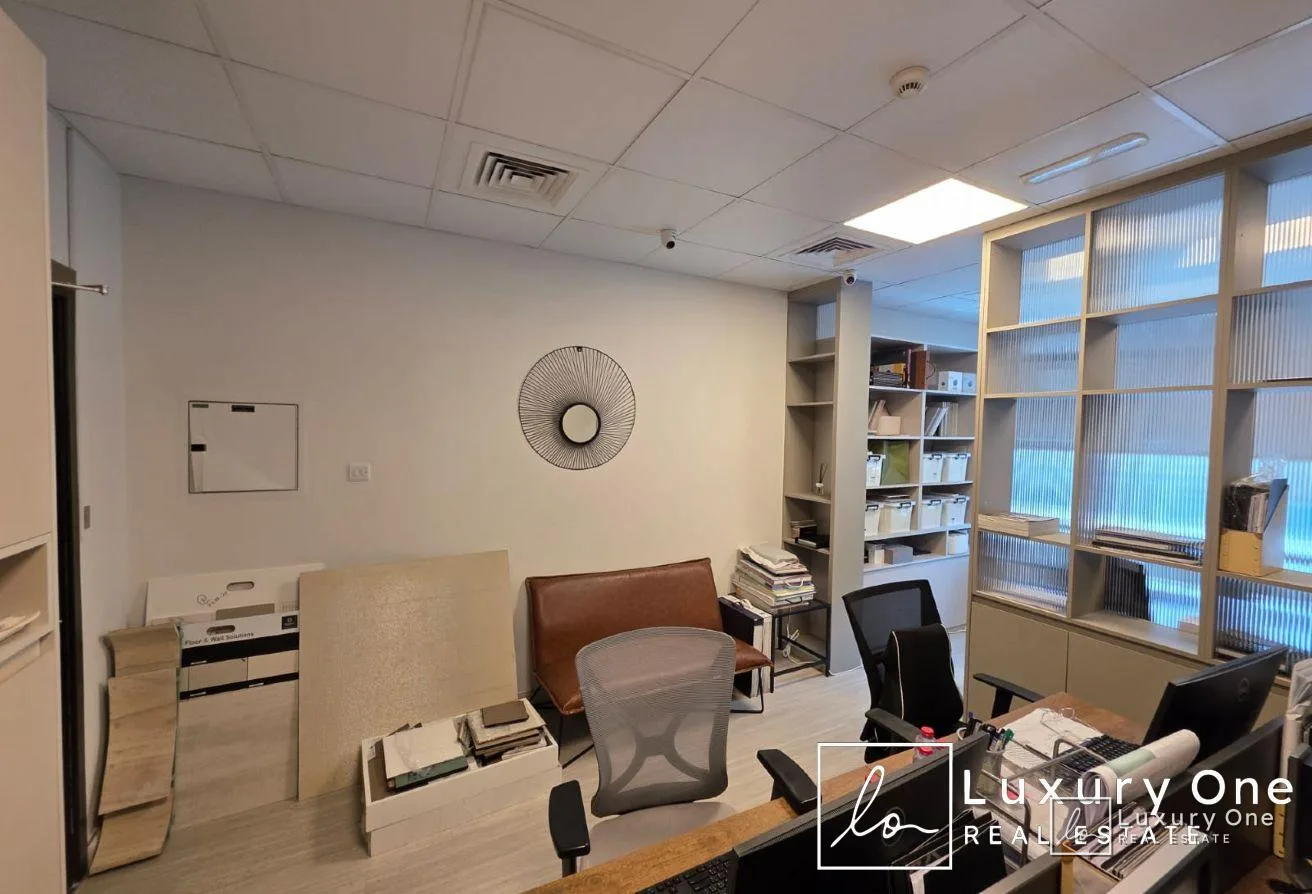 GENUINE | FULLY FITTED | PRIME LOCATION