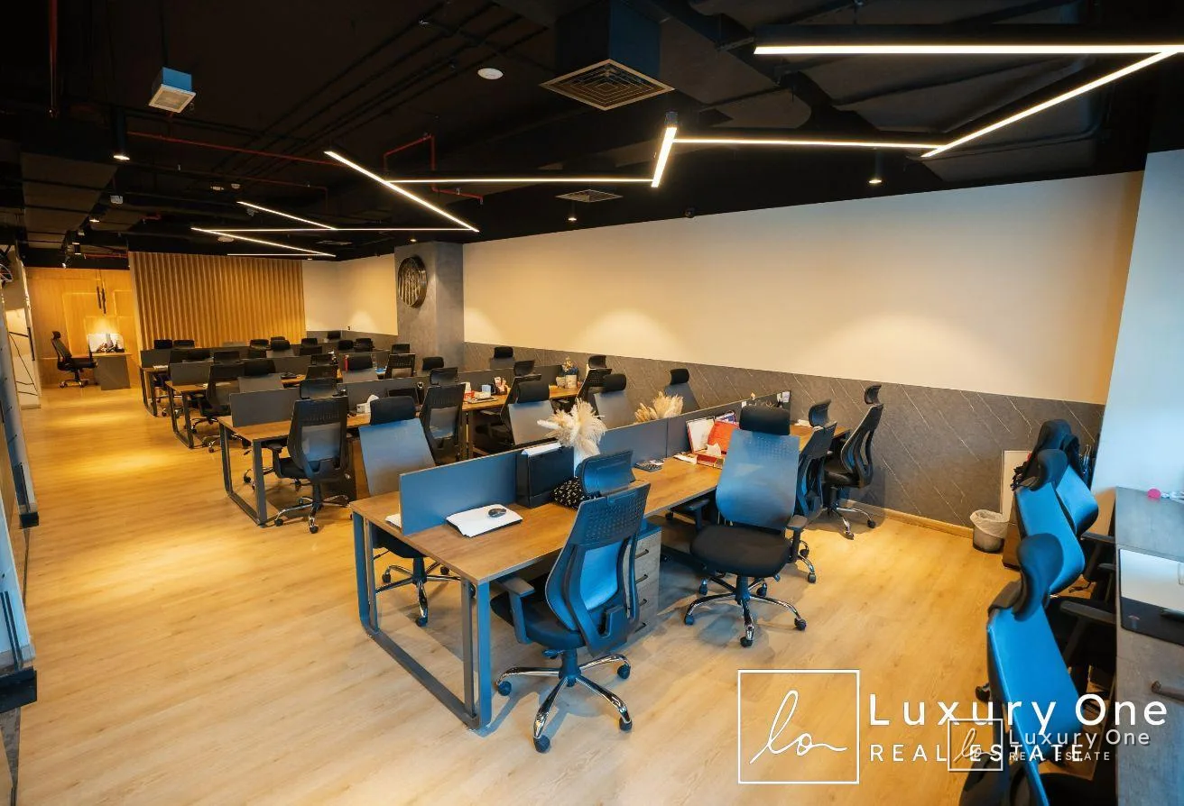 EXCLUSIVE | FULLY FURNISHED | LUXURY FITOUT