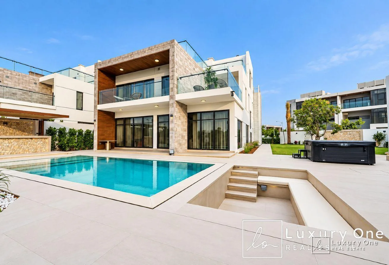 Corner Villa | Private Pool | Golf and Lake View