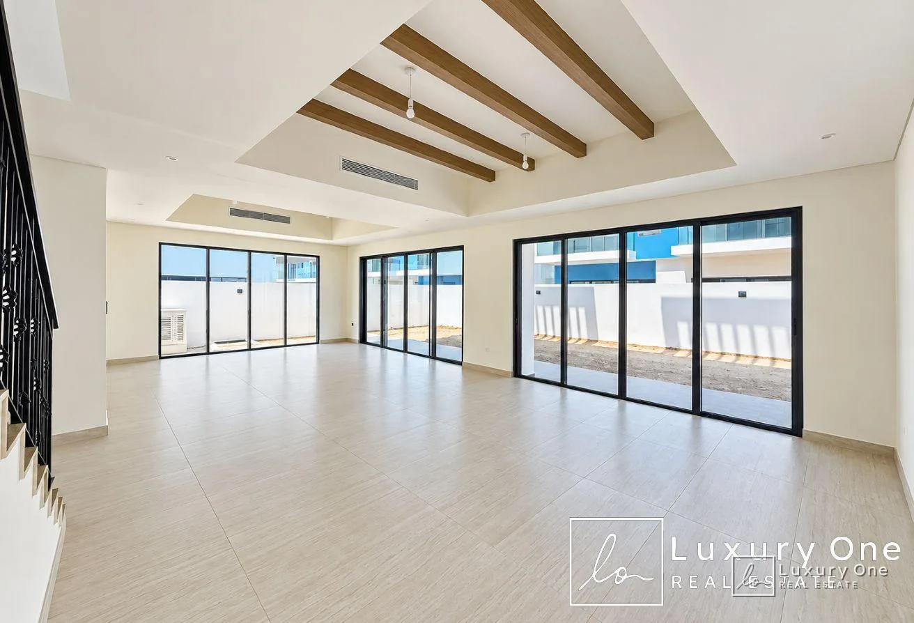 6BR + Maid | Vacant | Courtyard and Pool Access