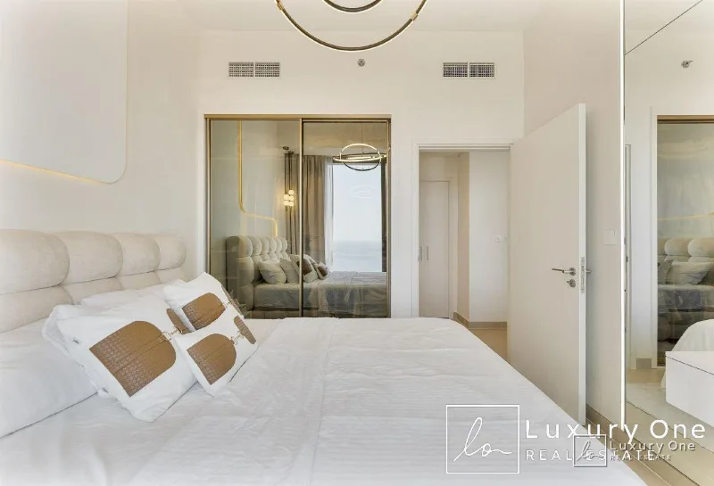 Prime Location | Furnished | Marina and Sea View photo 6
