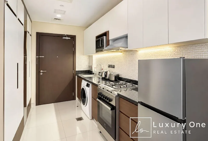 Semi Furnished | High Floor | Pool View photo 4