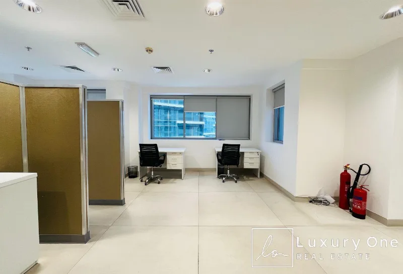 Furnished Office | Vastu | High End | Less Traffic photo 16