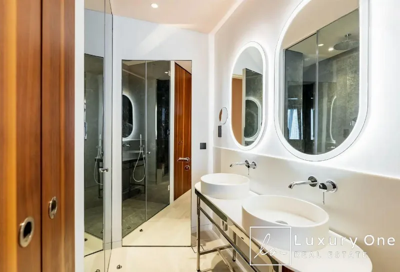 Fully Furnished | Burj View | Luxury Living photo 10
