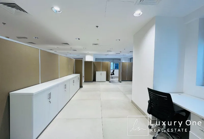 Furnished Office | Vastu | High End | Less Traffic photo 13