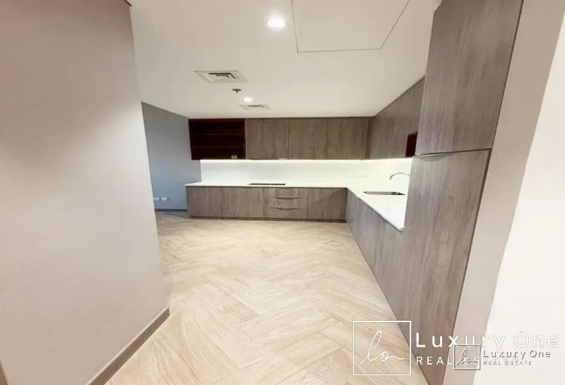 Furnished | Bills Included | Sea and SZR View photo 4