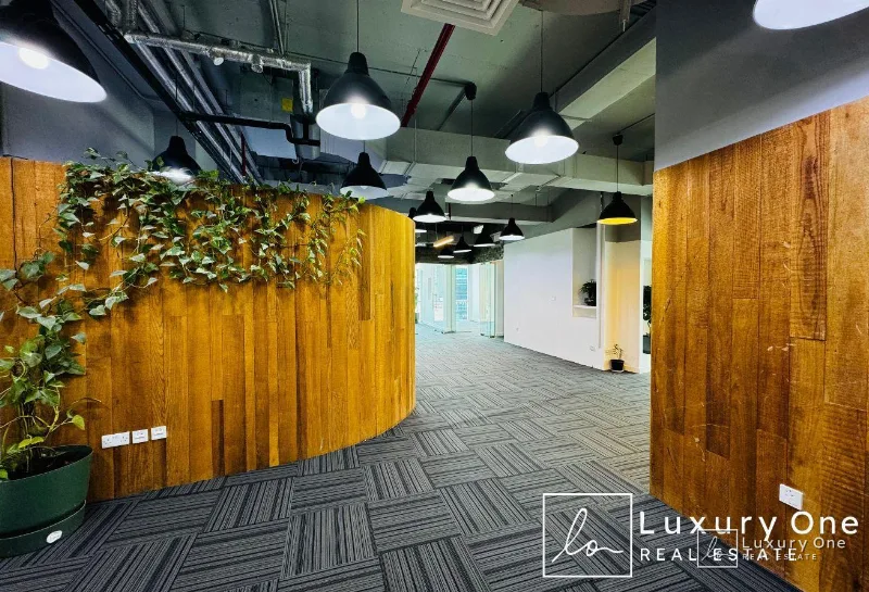 GENUINE | BRIGHT OFFICE | 6 PARKINGS photo 9