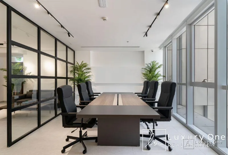 PREMIUM OFFICE | FURNISHED | READY TO MOVE photo 4