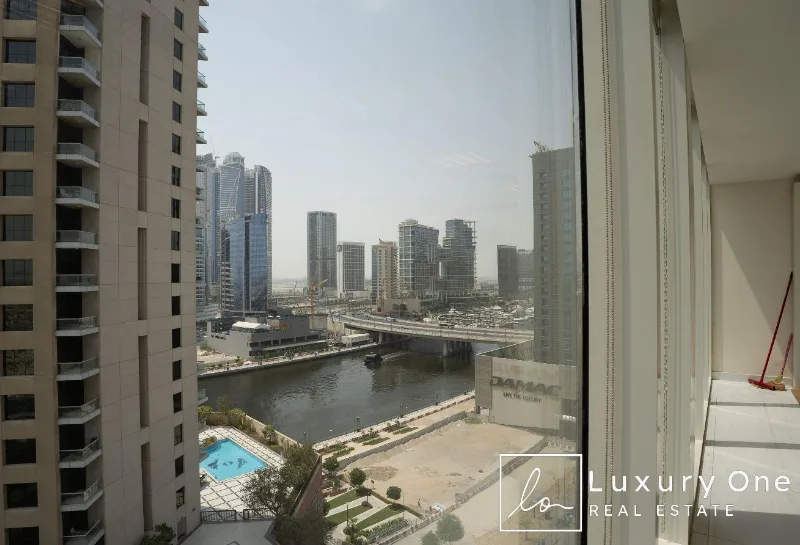 Fitted | Prime location | Full Canal View photo 12