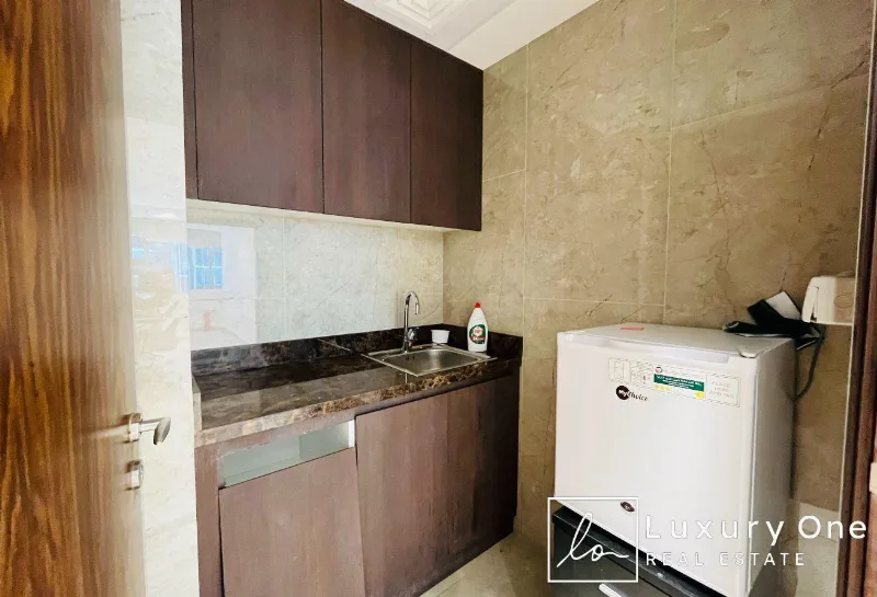 Furnished Office | Vastu | High End | Less Traffic photo 7