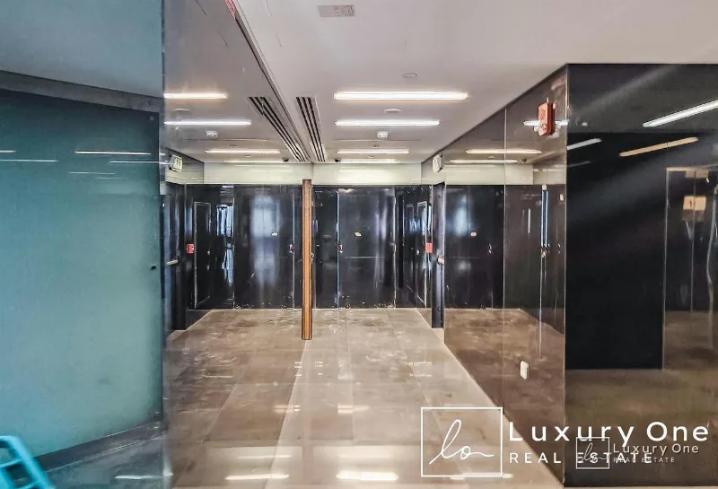 Private Pool | Genuine | Shell and Core | Office photo 9