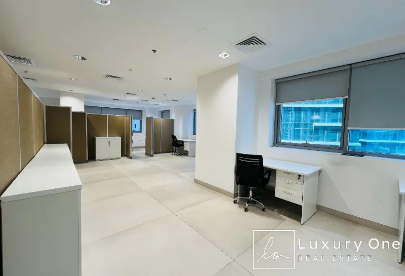Furnished Office | Vastu | High End | Less Traffic photo 12