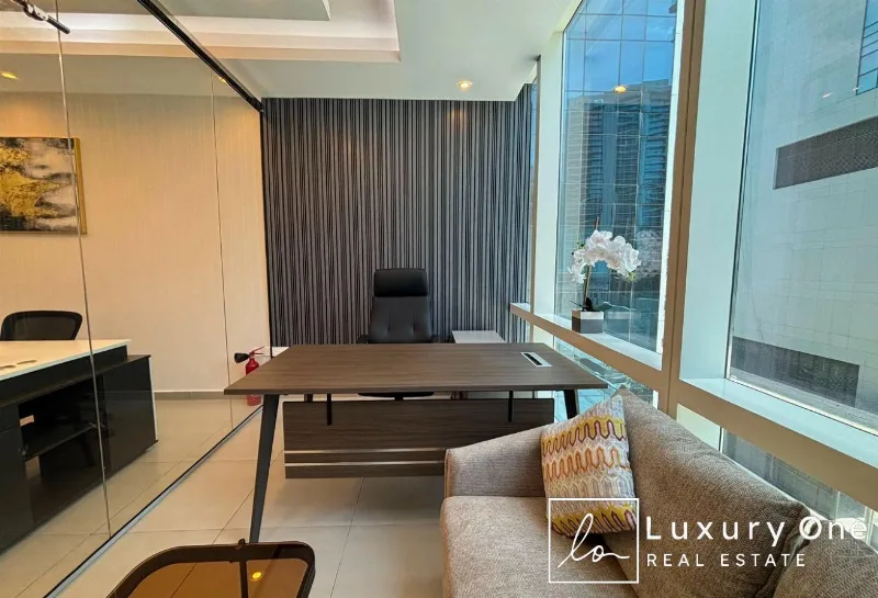 Prime Location | Furnished | Vacant photo 6