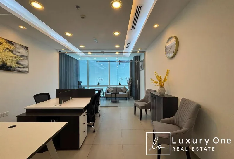 Prime Location | Furnished | Vacant photo 4