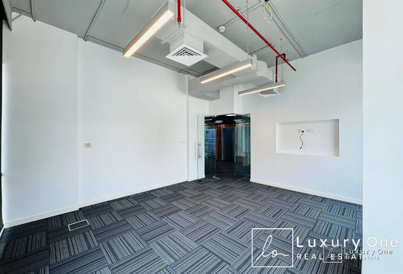 GENUINE | BRIGHT OFFICE | 6 PARKINGS photo 12