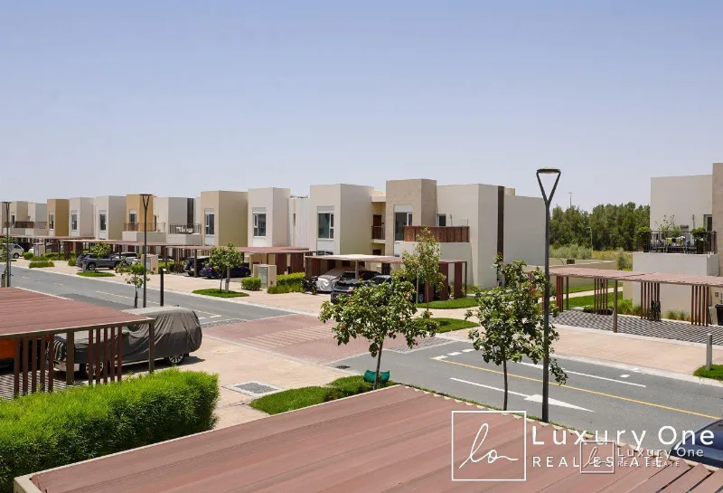 Exclusive | Furnished | Pool and Park View photo 18