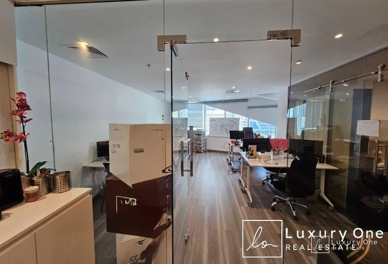 FULLY FURNISHED | LOW TRAFFIC | BRIGHT OFFICE photo 7