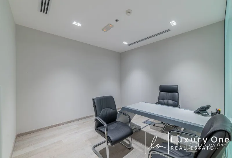 Fully Furnished| Fitted with Cabins| Ready| Bright photo 9