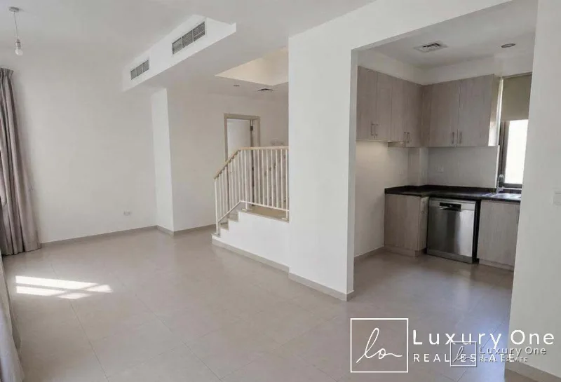 3BR Villa | Private Garden | Park View photo 3
