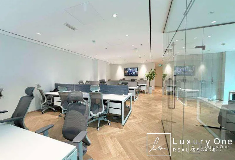 Luxury Fitout | Floor to Ceiling windows | Corner| photo 6