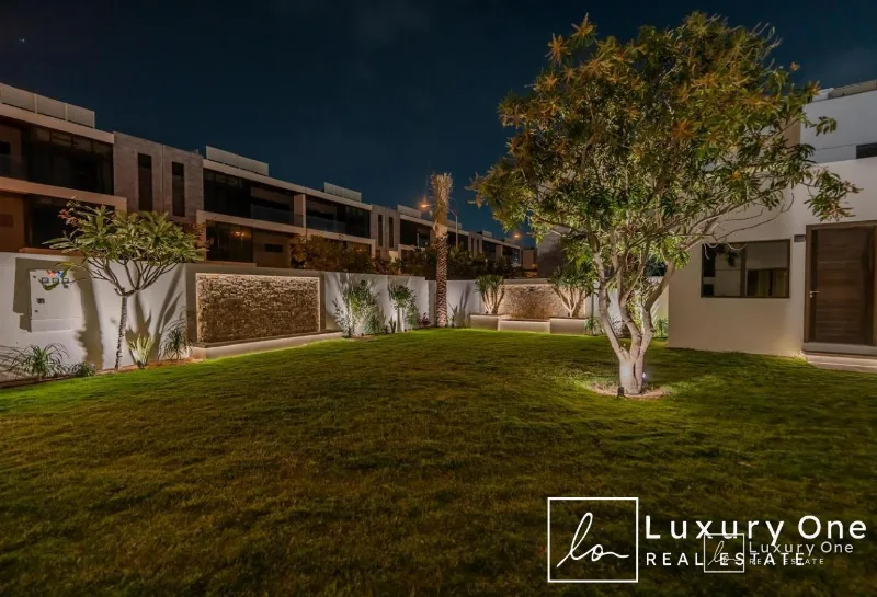 Corner Villa | Private Pool | Golf and Lake View photo 9