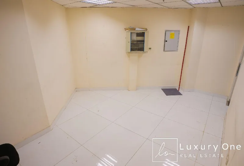 Fitted | Prime location | Full Canal View photo 9