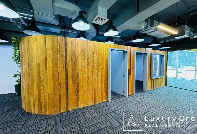 GENUINE | BRIGHT OFFICE | 6 PARKINGS photo 16