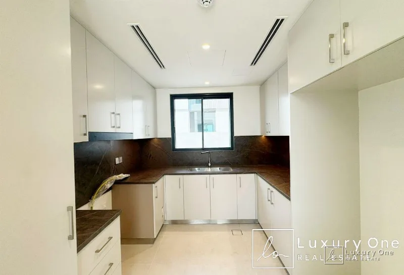 Single Row | Garden View | Corner Unit photo 3
