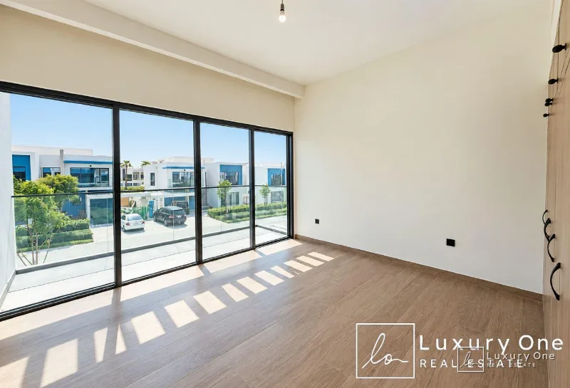 6BR + Maid | Vacant | Courtyard and Pool Access photo 9