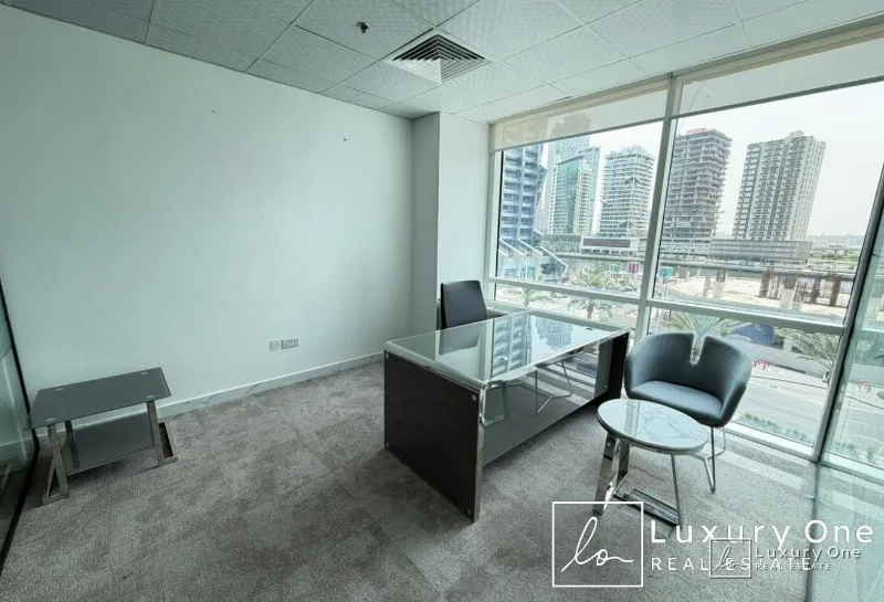 Fully Furnished | Open layout | Flexible Cheques photo 4