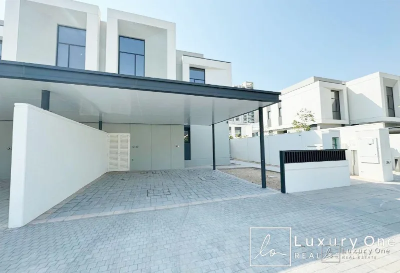 Larger Corner Unit | Vastu Compliant | 4 Br + Maid