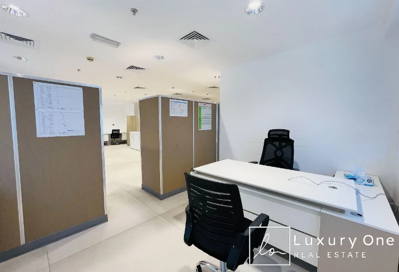 Furnished Office | Vastu | High End | Less Traffic photo 15