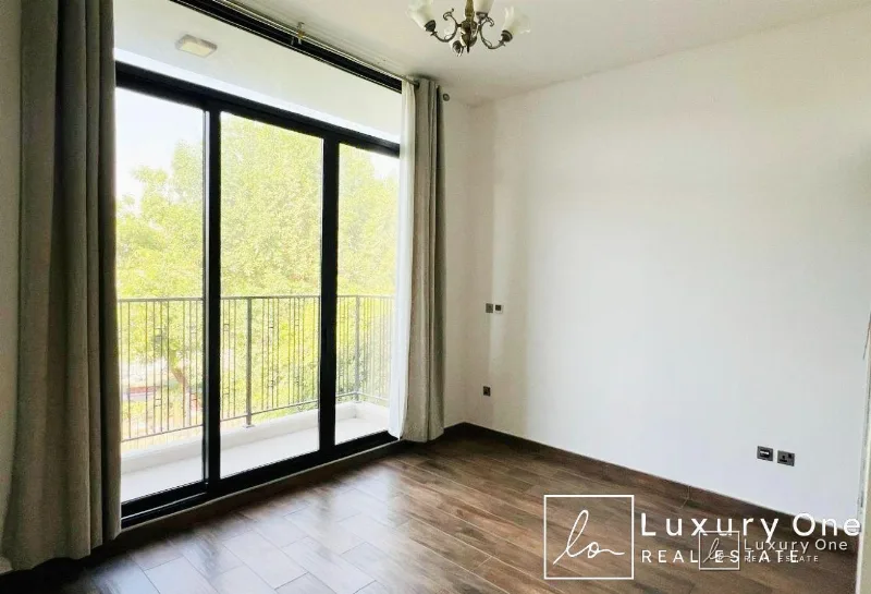 Prime Location | Vacant | Private Garden photo 9
