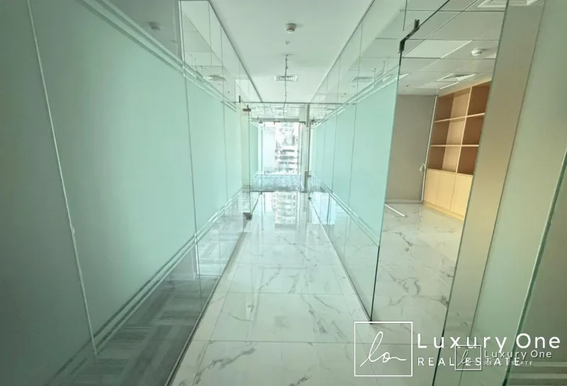 Combined Corner | 9 Parkings | Agent on Site | photo 10