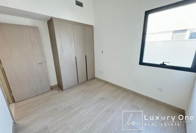 Larger Corner Unit | Vastu Compliant | 4 Br + Maid photo 6
