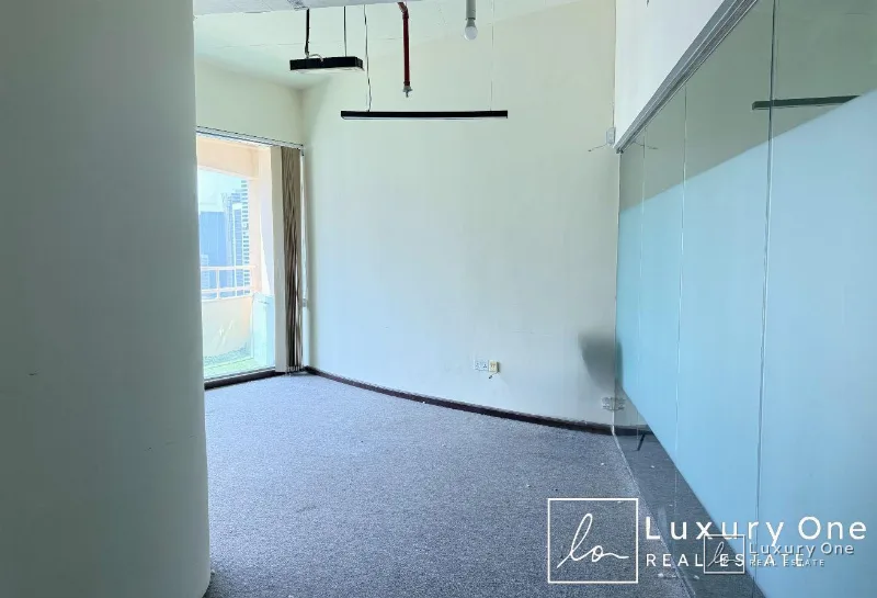 Prime Location | Canal View | Fitted | Vacant photo 6