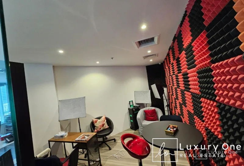 FULLY FURNISHED | LOW TRAFFIC | BRIGHT OFFICE photo 9