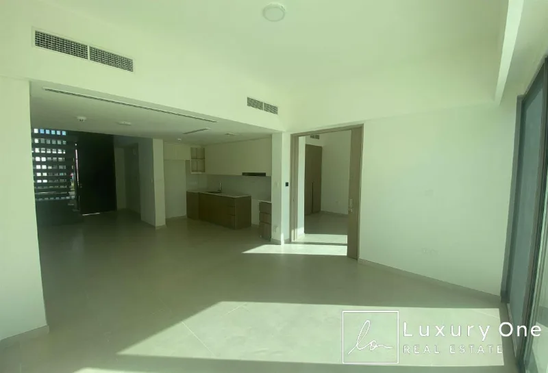 Brand New | 4 Beds+Maid | Large Layout | Vacant photo 4