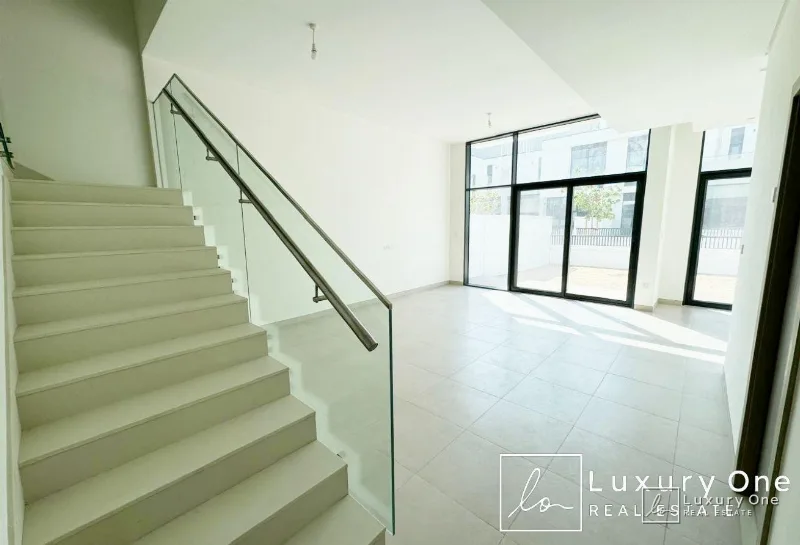 Larger Corner Unit | Vastu Compliant | 4 Br + Maid photo 3