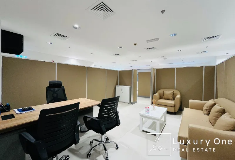 Furnished Office | Vastu | High End | Less Traffic photo 3
