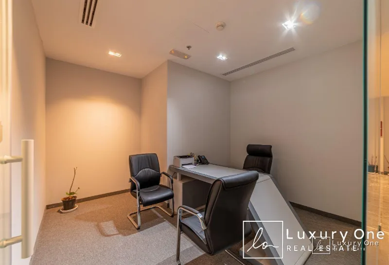 Fully Furnished| Fitted with Cabins| Ready| Bright photo 6