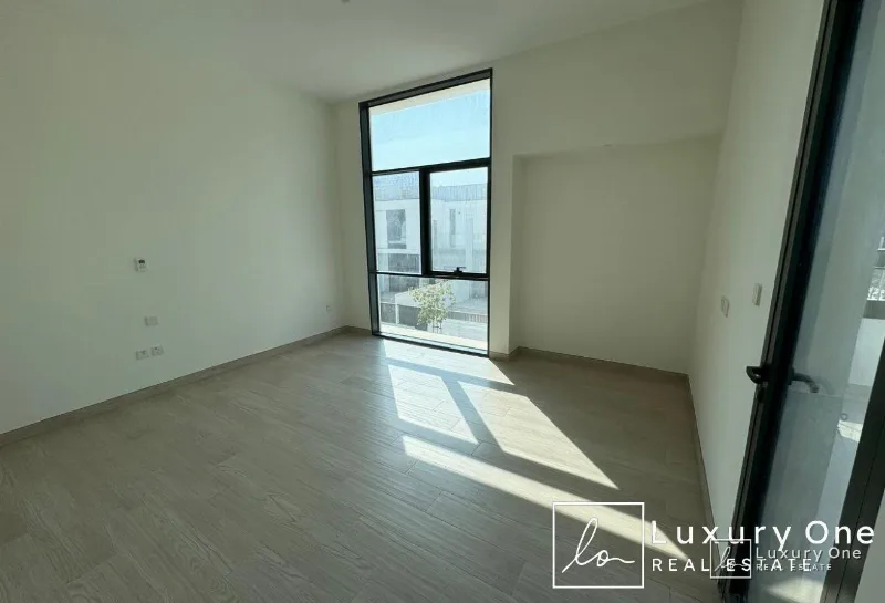 Larger Corner Unit | Vastu Compliant | 4 Br + Maid photo 7