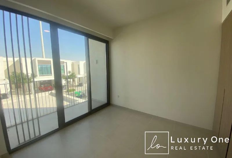 Brand New | 4 Beds+Maid | Large Layout | Vacant photo 7