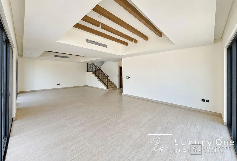 6BR + Maid | Vacant | Courtyard and Pool Access photo 4