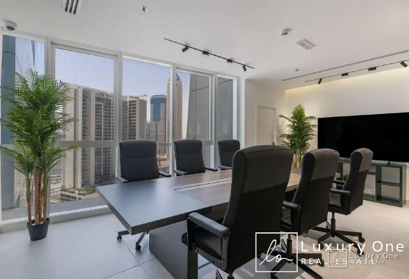 PREMIUM OFFICE | FURNISHED | READY TO MOVE photo 3